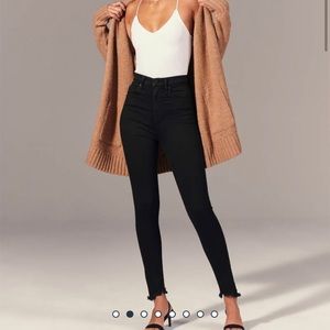 NWT ABERCROMBIE Ultra Skinny High Rise Ankle Jean